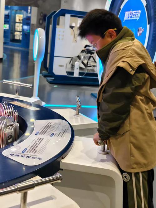 科技与好奇:金华科技馆中的探索之旅